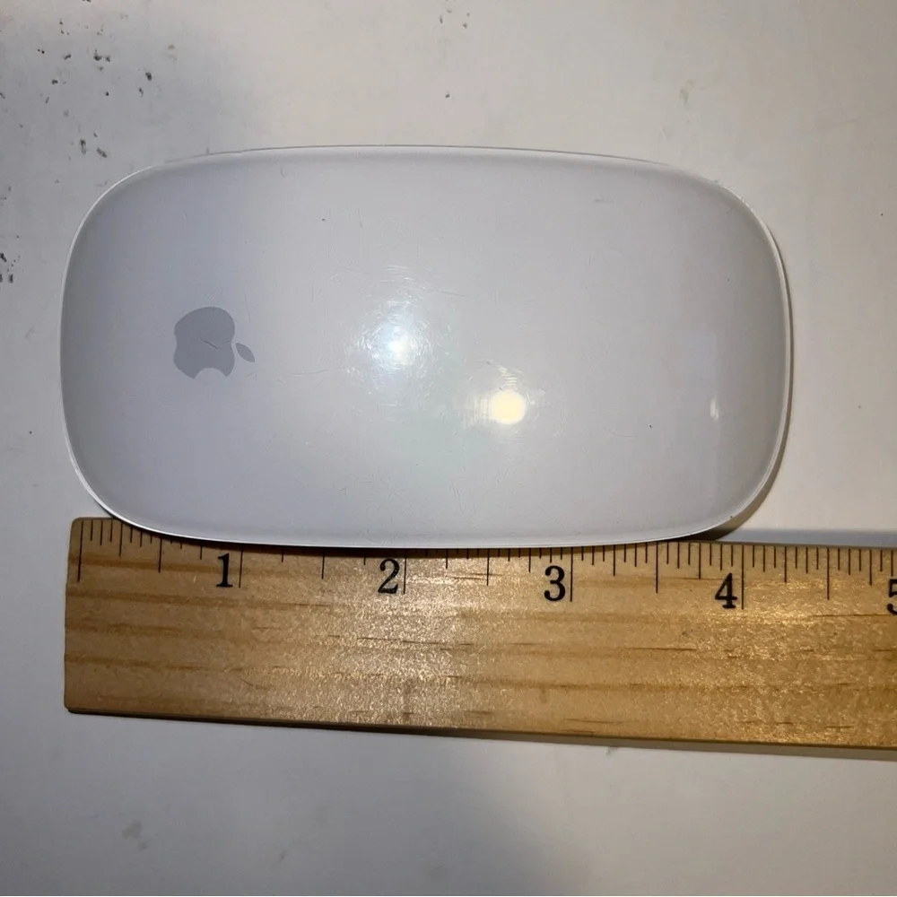 Apple Magic Laser Mouse Wireless Bluetooth White A1296 Untested preowned Read!!